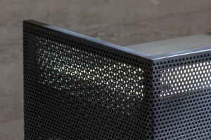 Стойка хостес "Podium", вид на перфорированный фасад